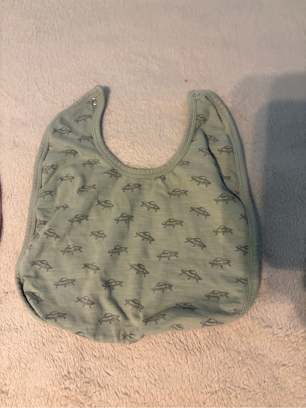 Kate Quinn UFO bib organic cotton
